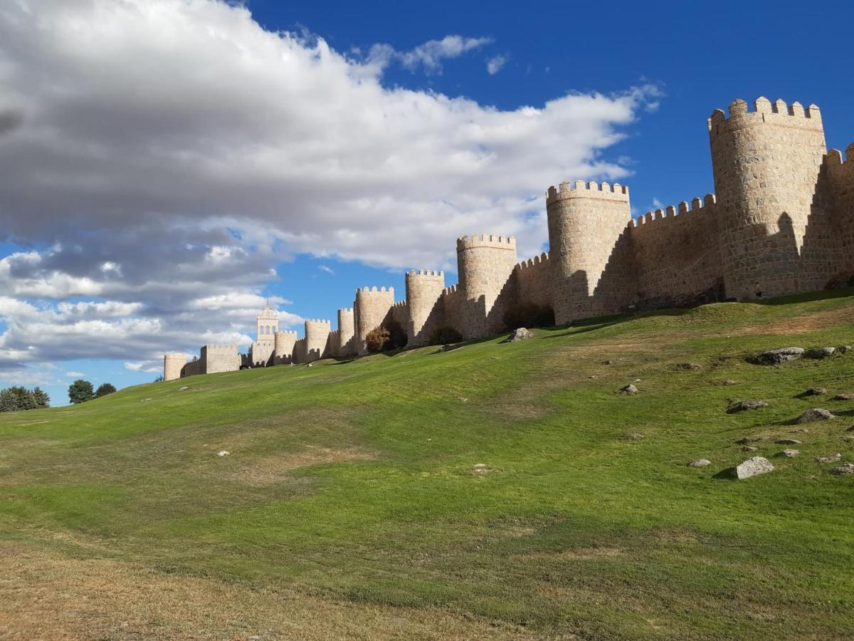 La Fortaleza De Bernuy Esterno foto